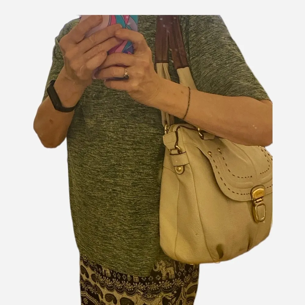 B Makowski Tan Leather Tote/Shoulder Bag 12”x16” Slight Mark Bottom - Image 10