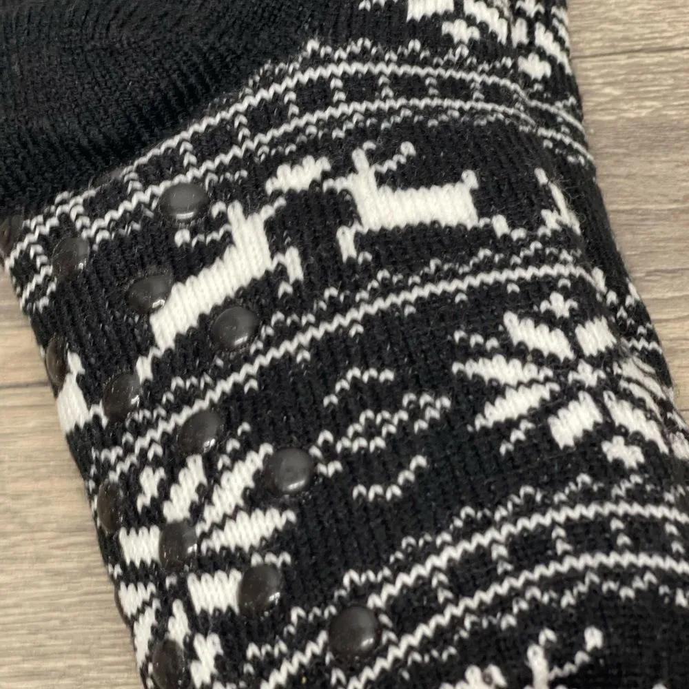 Elegant Black and‎ White Snowflake Knit Socks Black - Image 5