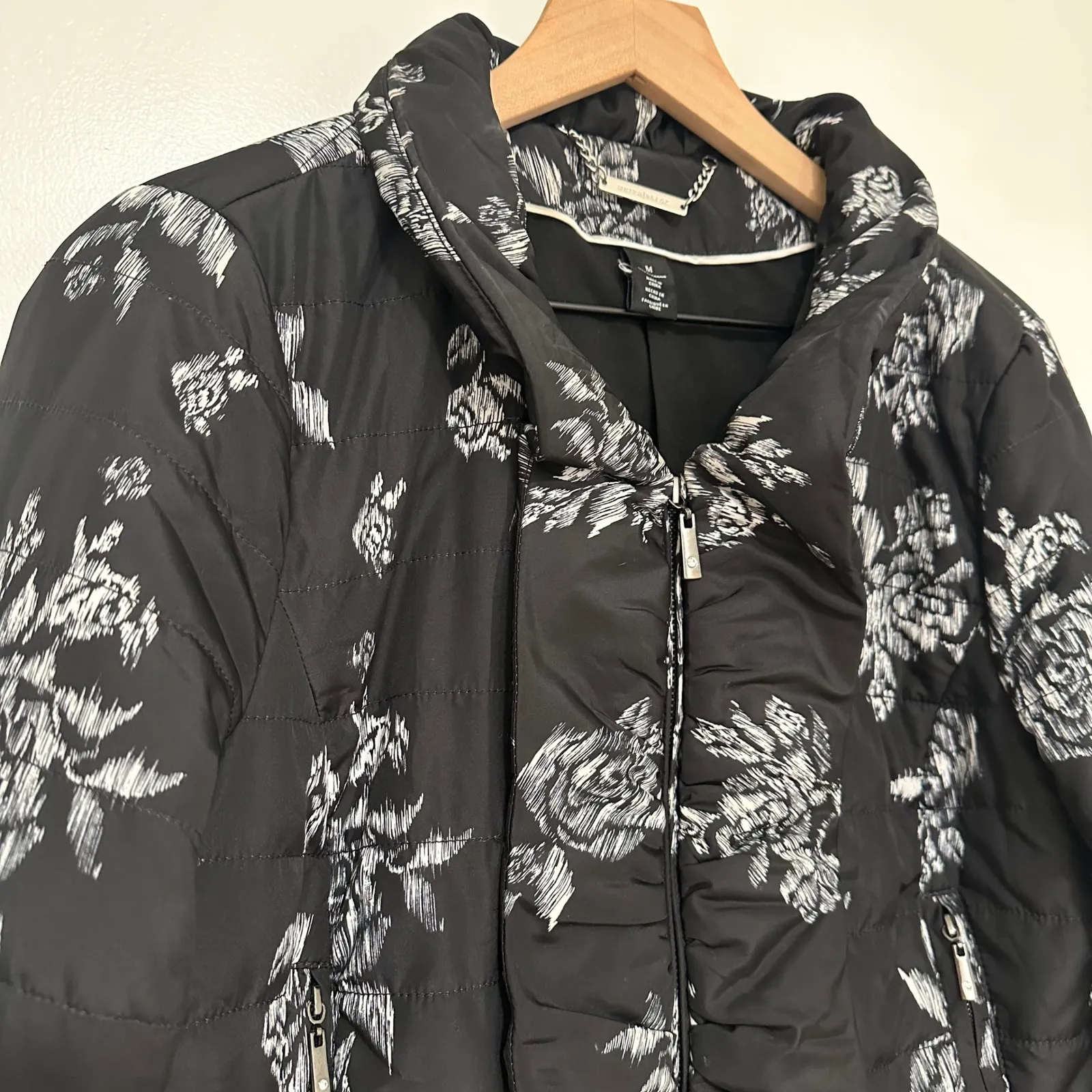 WHITE HOUSE BLACK MARKET | Women's Floral Quilted Full Zip Puffer Jacket, M - Image 6