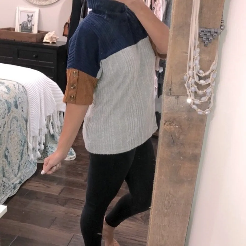 A.U.W XLarge adorable turtleneck sweater - Image 2