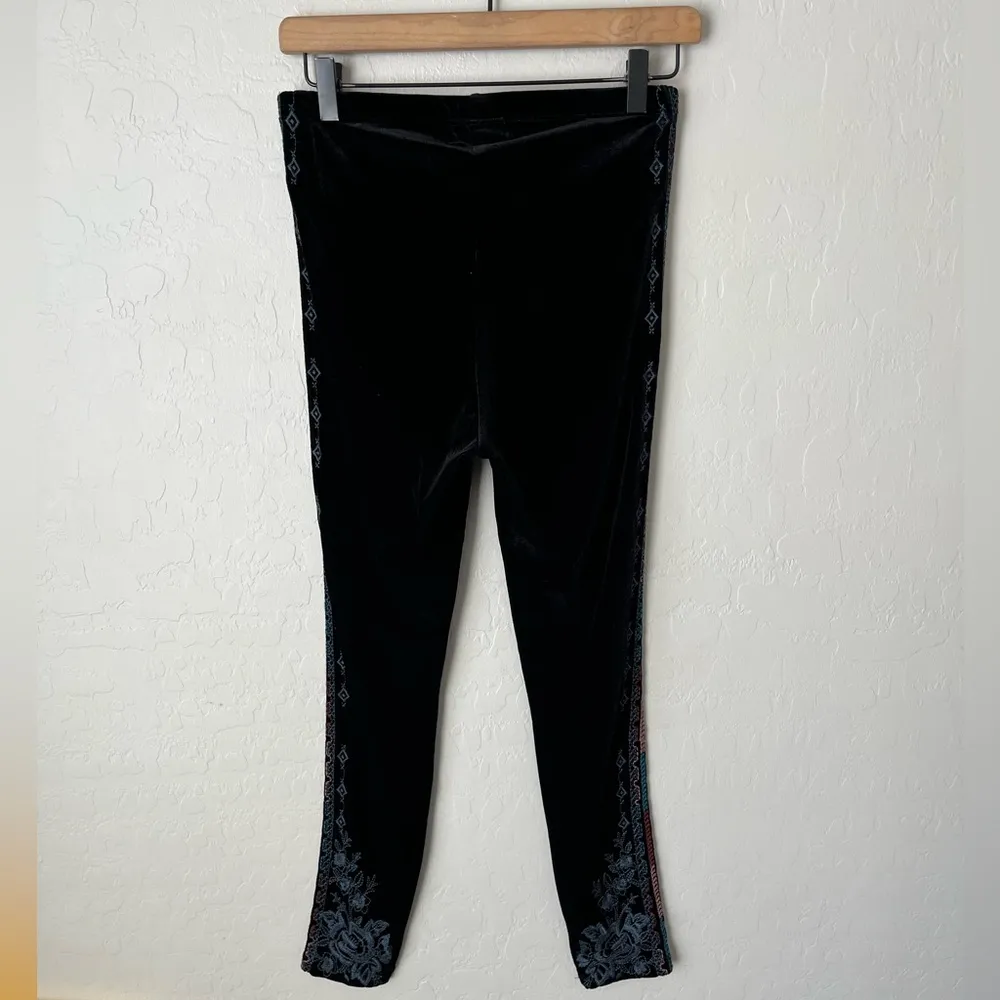 Johnny Was Tahndi Embroidered Velvet Boho Leggings Size XS Black - Image 3