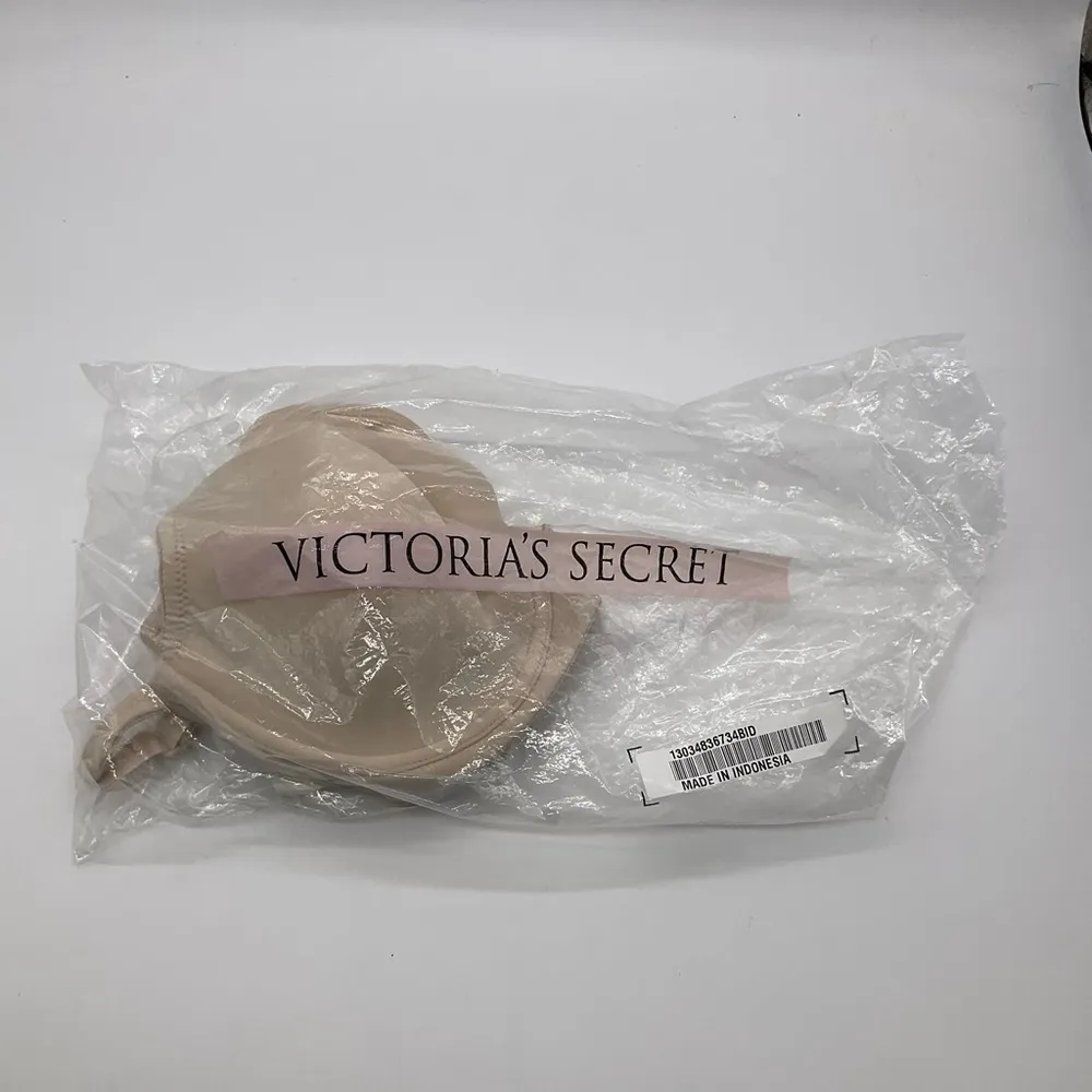 NEW VICTORIAS SECRET NUDE BRA - Image 8