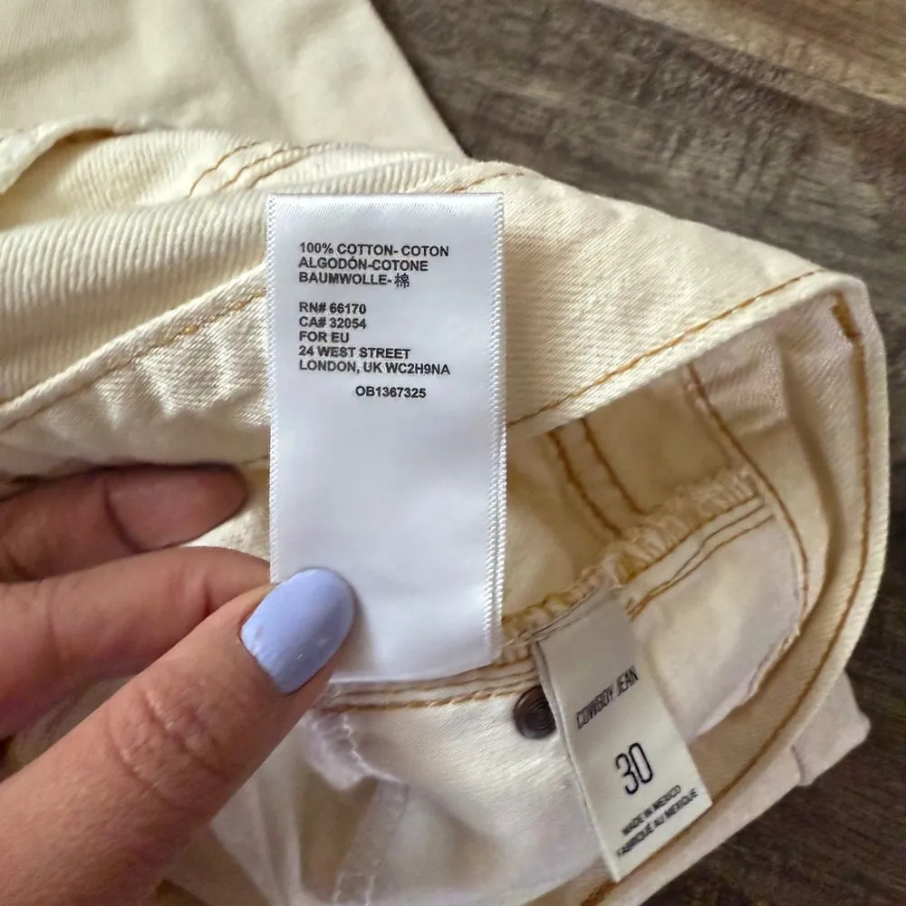 BDG Urban Outfitters Cowboy Distressed Jeans Raw Hem Cream Denim Womens  Size 30 - Image 7