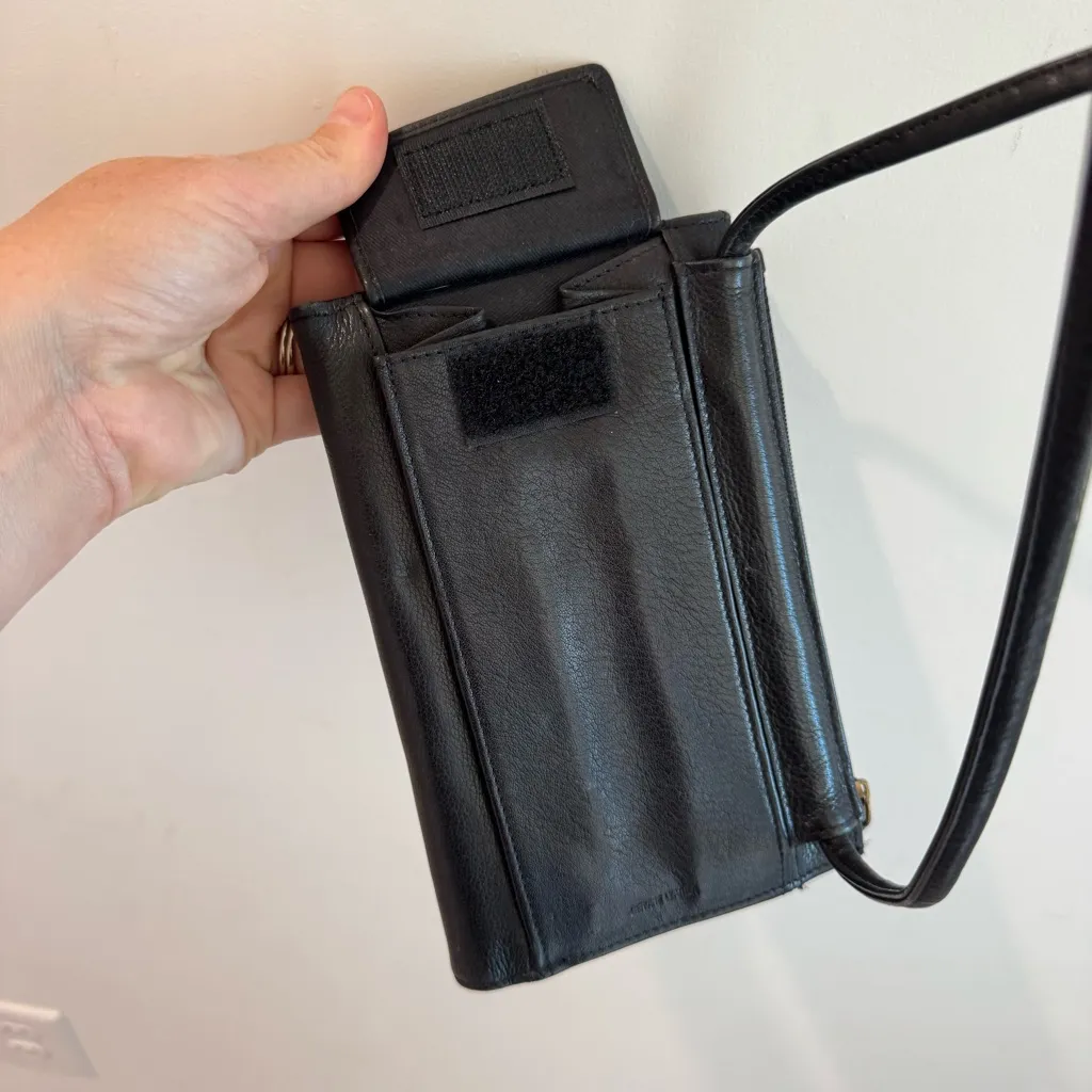 Fossil Tri Fold Black Leather Wallet Bag - Image 6