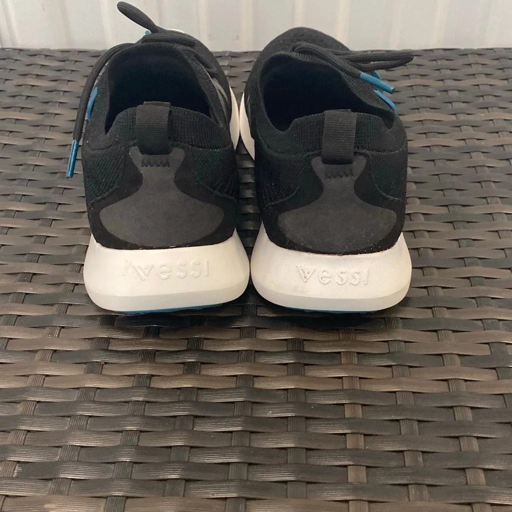 Vessi Everyday move sneakers women’s size 9 Black - Image 4