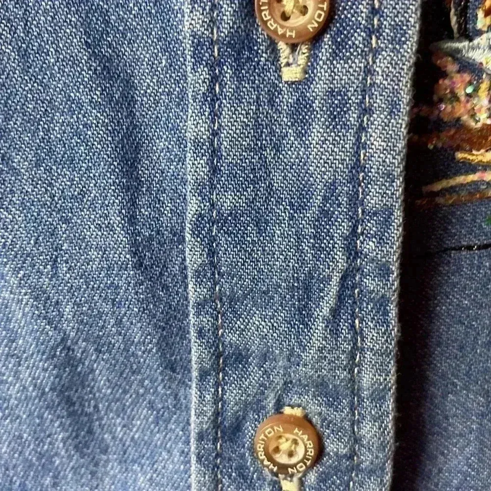 HARRITON WO SIZE M DENIM BUTTON DOWN SHIRT FLAMINGO WITH GLITTER CRYSTAL… Blue Size M - Image 5