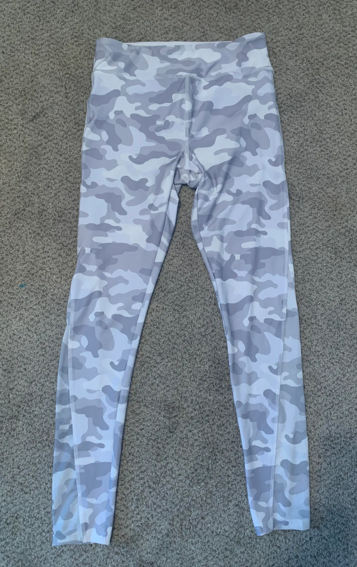 Forever 21 camo leggings - Image 3