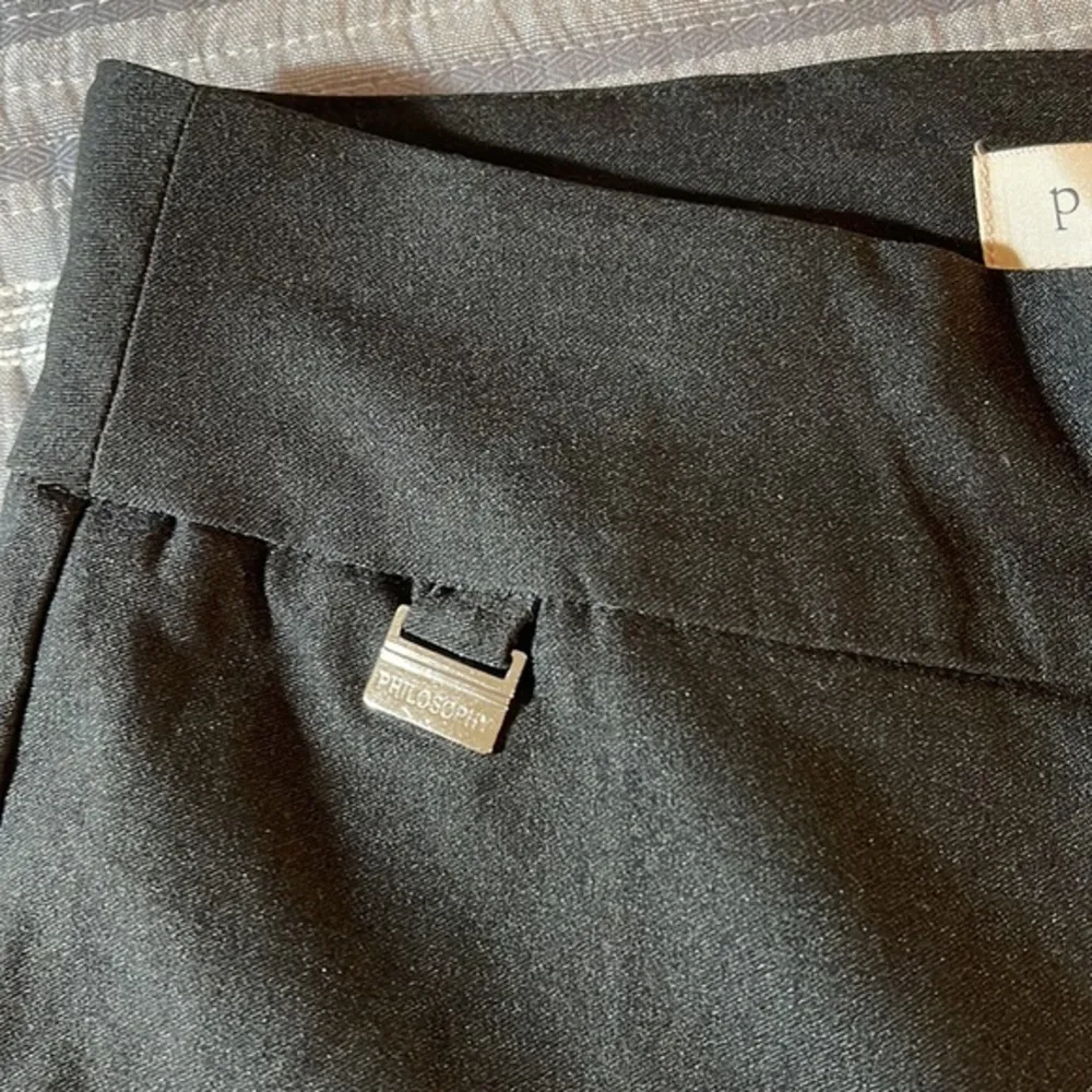 Philosophy Black Tummy Control Pull-On Bermuda Shorts Size XSP EUC #7759 - Image 3