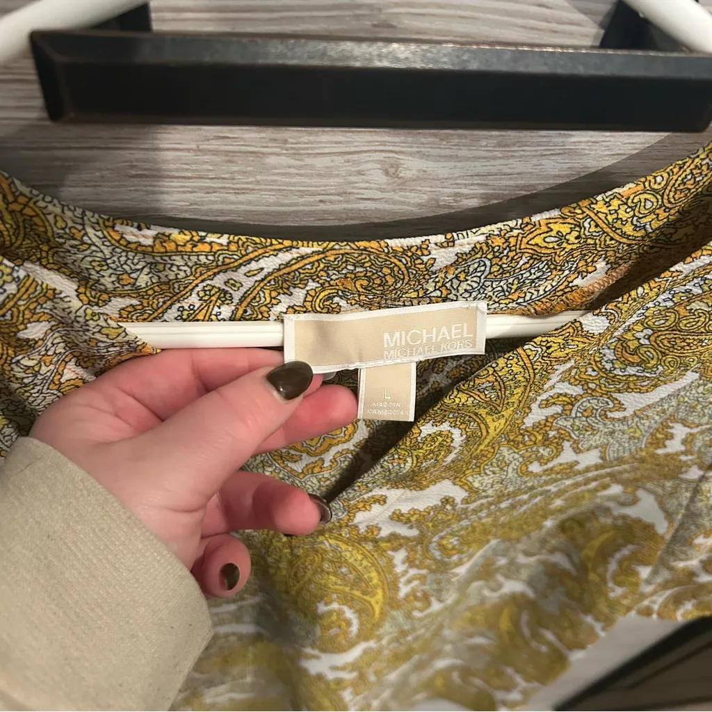 MICHAEL KORS Womens Blouse V Neck Shorts Sleeve Size-Large Color-Yellow &Beige - Image 6