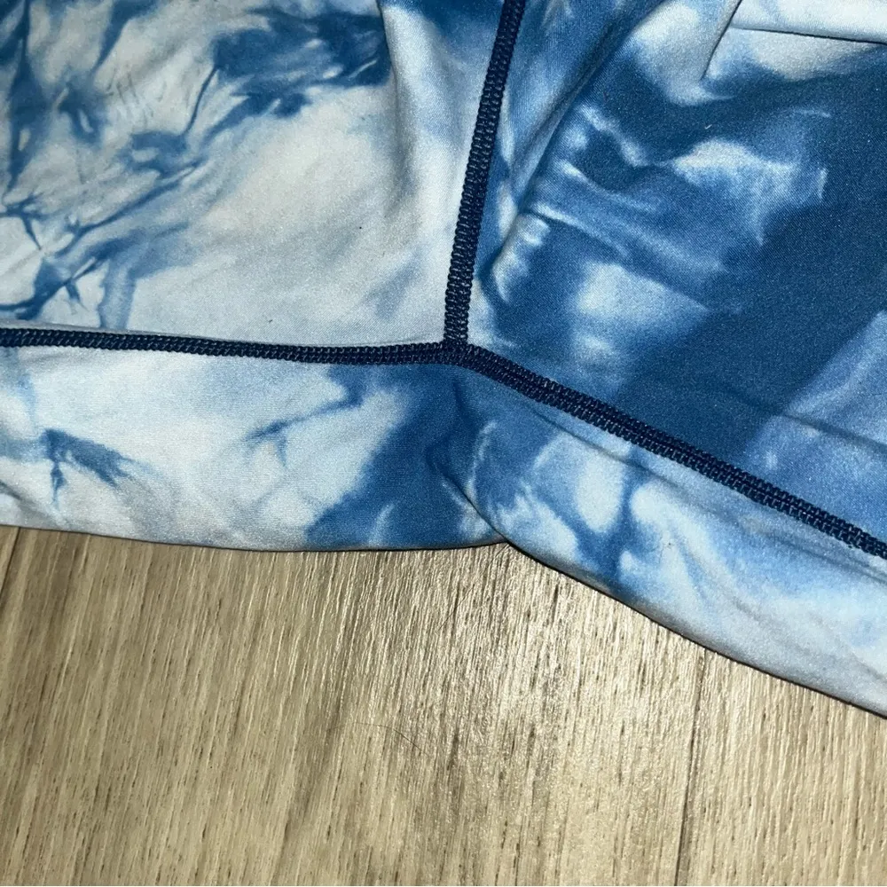 Balance athletica vitality blue tie dye leggings size xs - Image 5