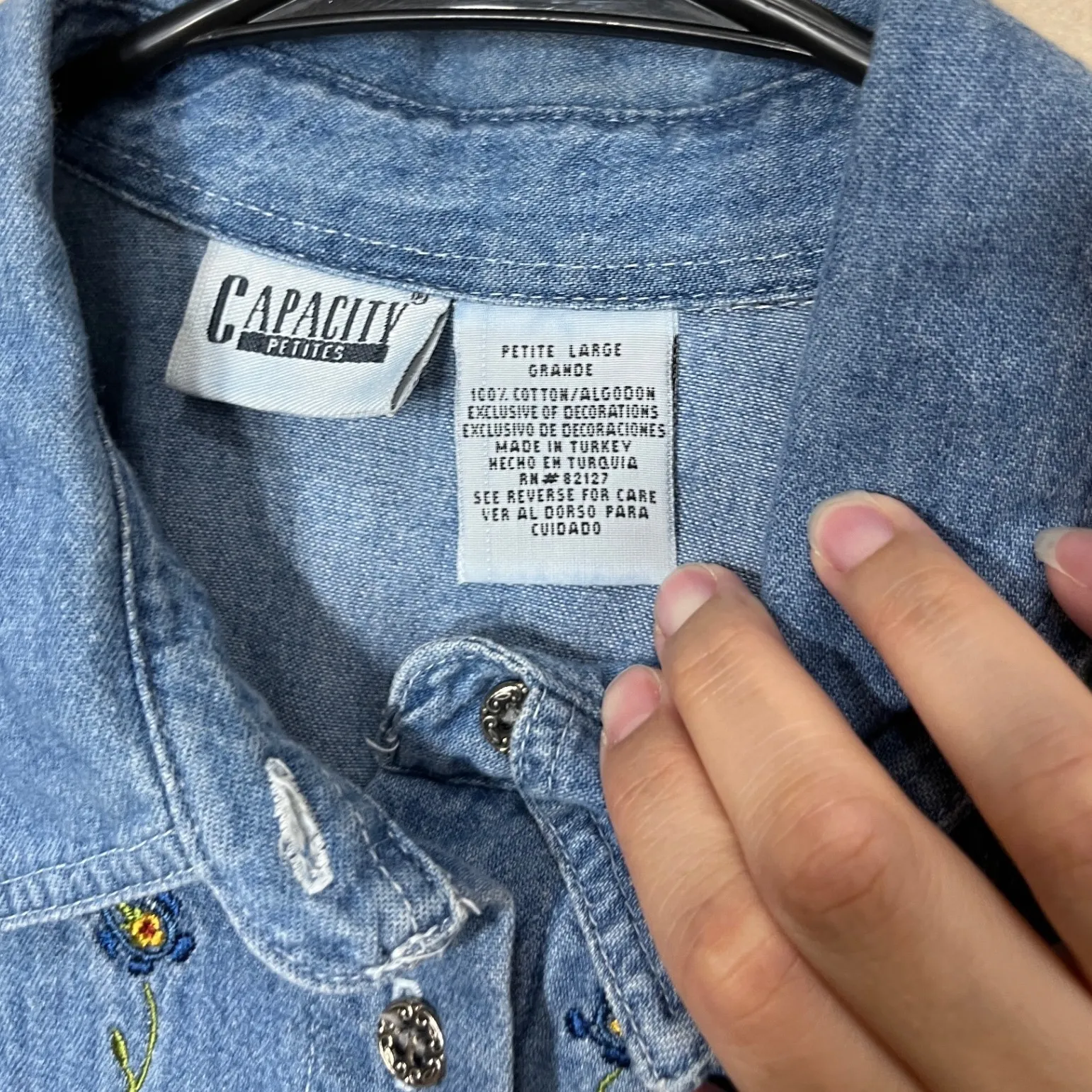 Vintage Capacity Petites Denim Shirt Womens Petite Large Embroidered Long Sleeve Blue Size undefined - Image 4