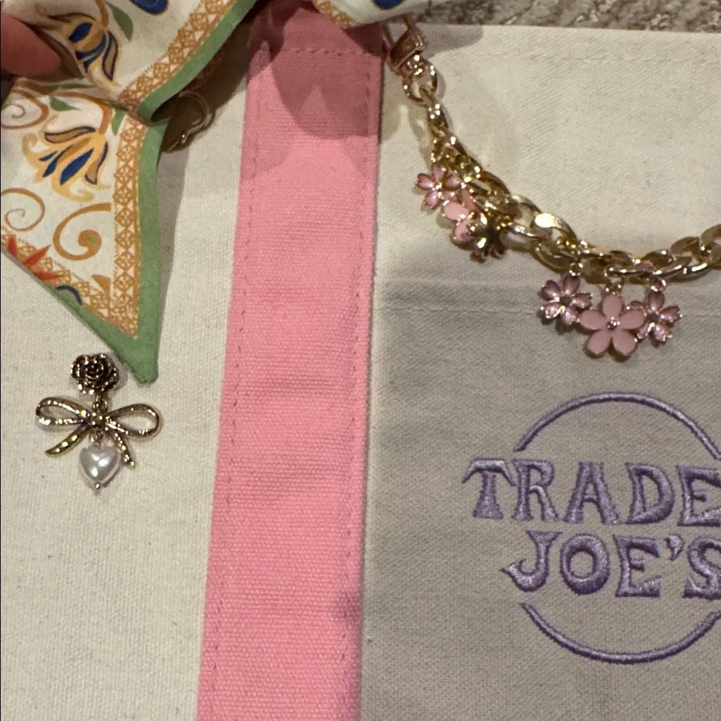 Trader Joe's mini pastel canvas tote with decor Pink - Image 2