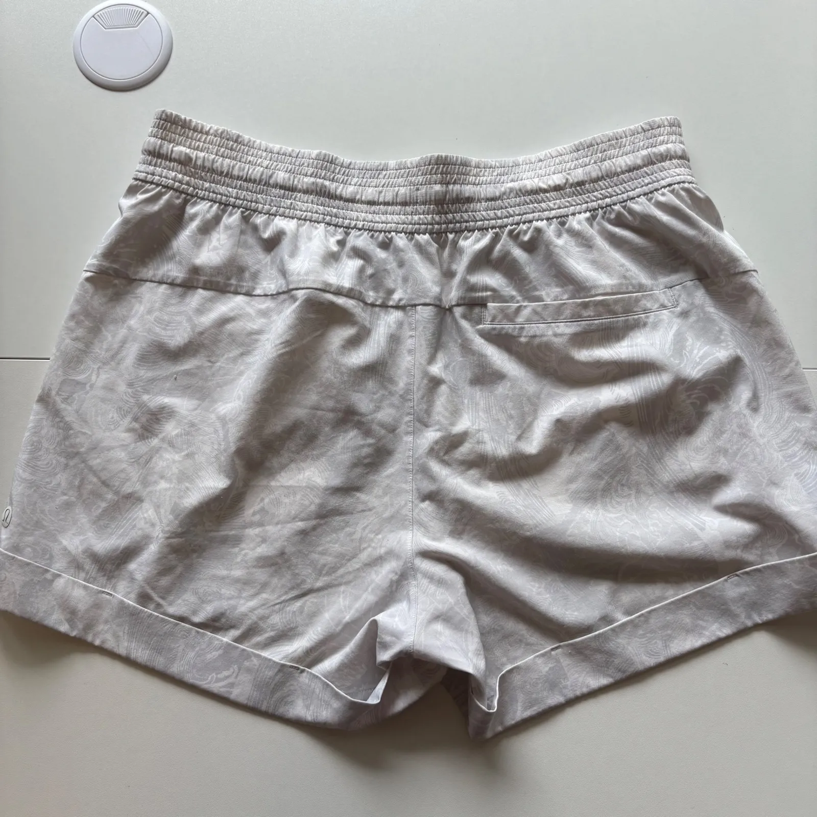 Lululemon‎ Womens White Gray Swift Speed Running Shorts Drawstring Size 8 - Image 3