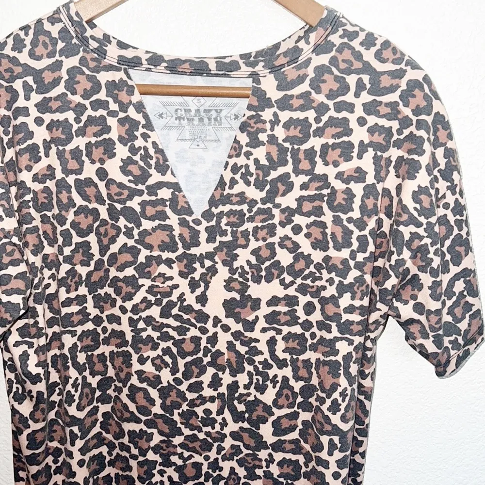 Crazy Train  Leopard Print Short Sleeve Keyhole V Neck Top - Image 2