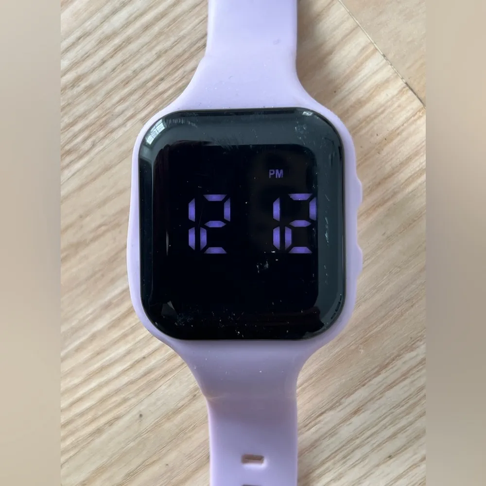 Fashion Watch Unbranded Purple - Image 3