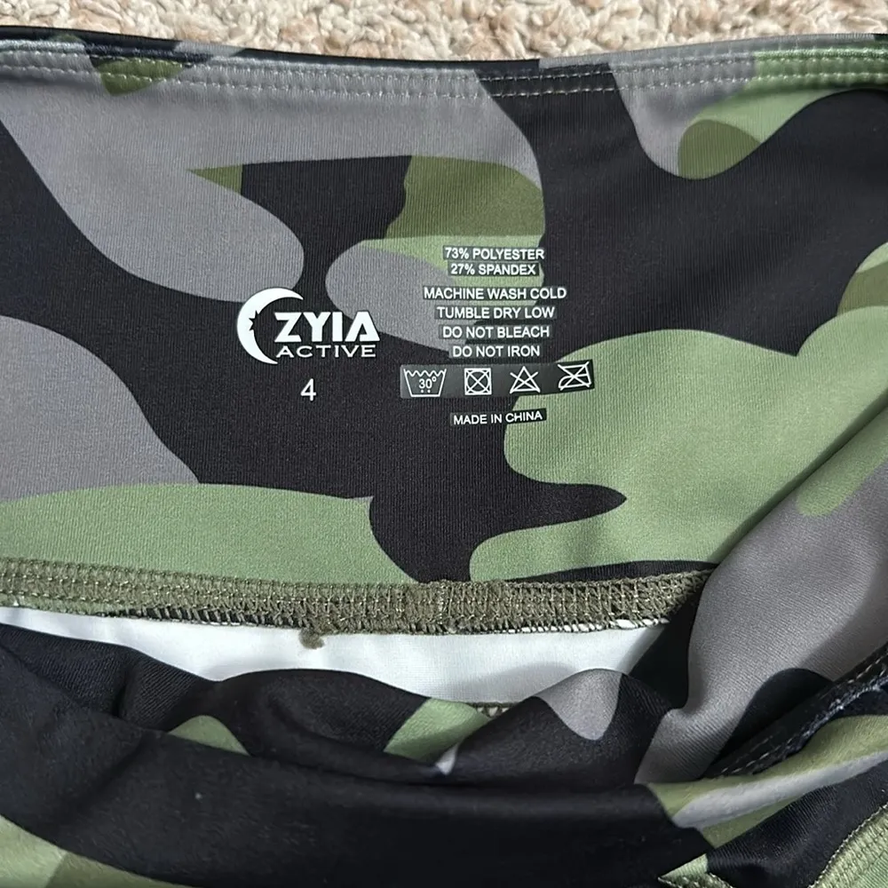 Zyia Active Women's Yoga Workout Athleisure Leggings Size 4 Camo Print Stretch - Image 3