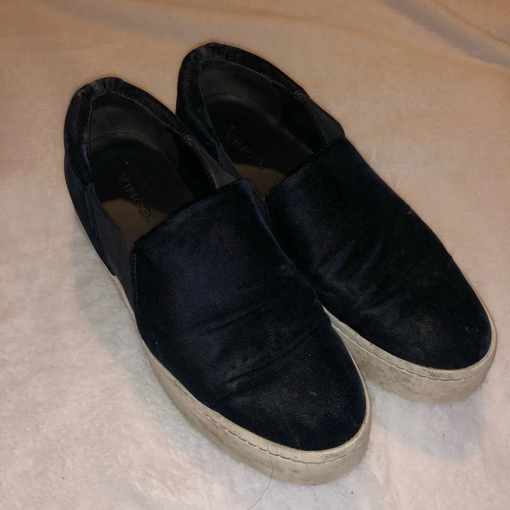 Vince Warren Navy Suede Slip On Platforms - Image 3