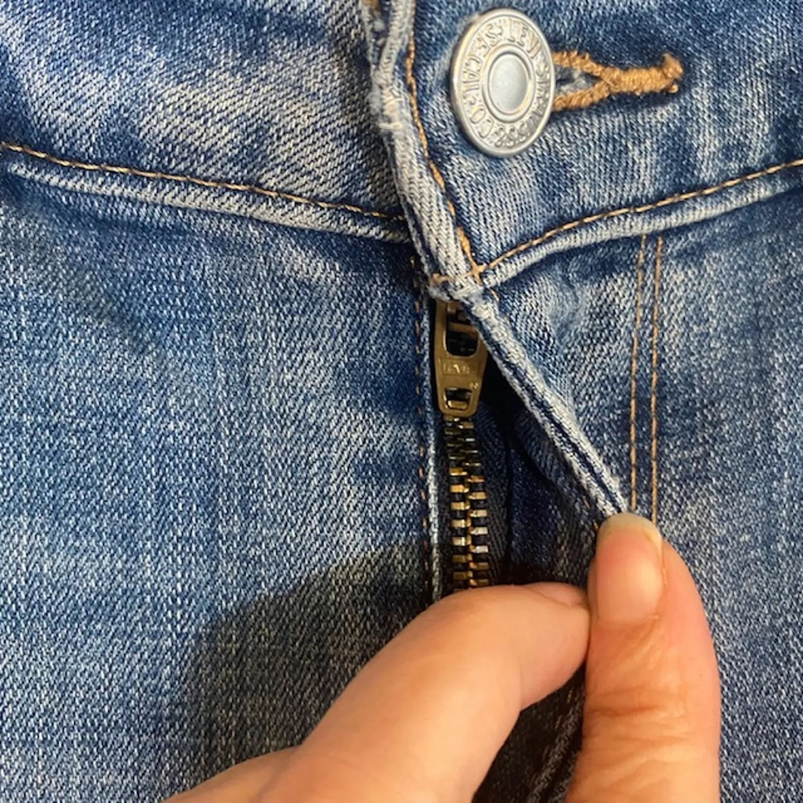 Levi’s 711 Women’s Skinny Distressed Ripped Denim Jeans Size 28 - Image 11