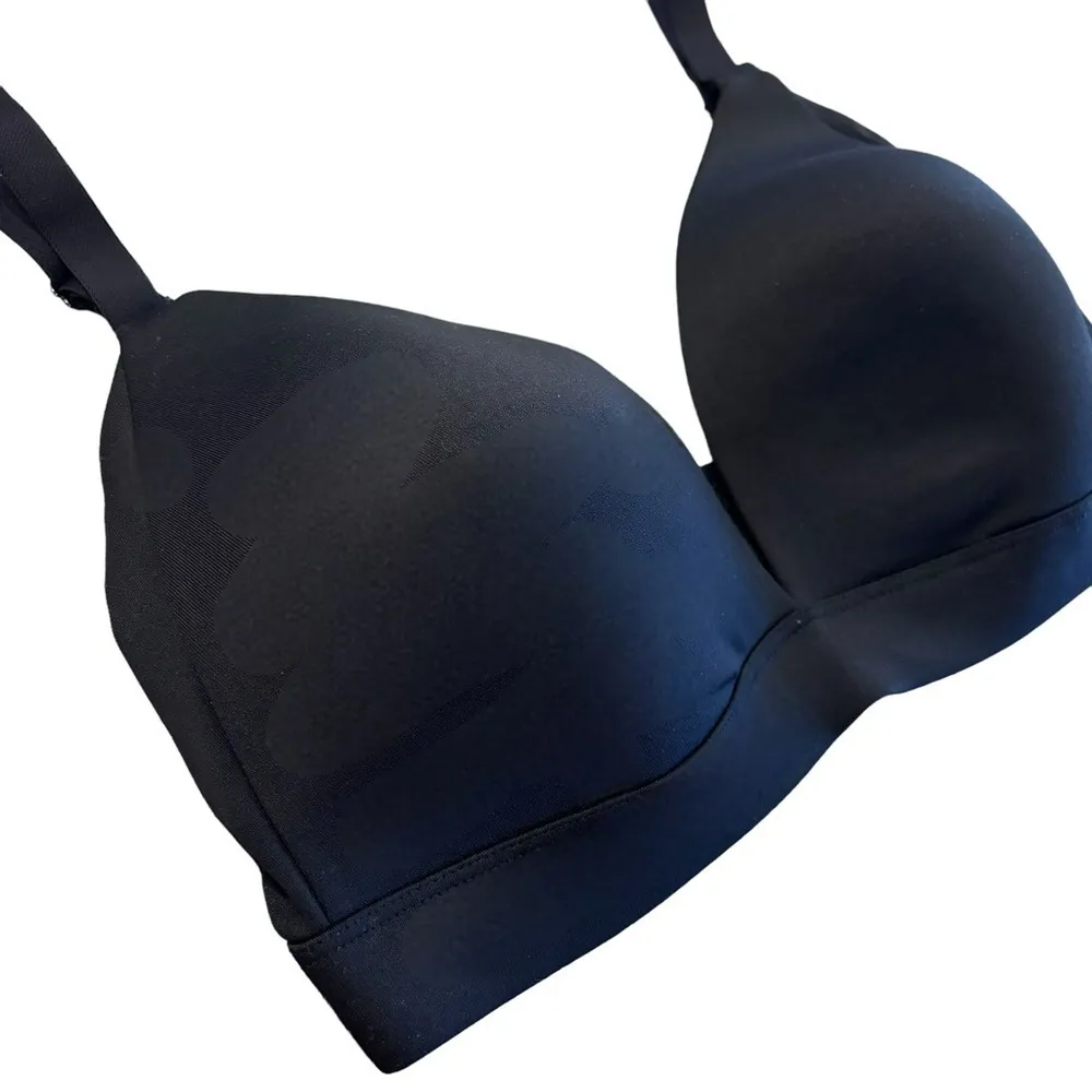 Women's Auden black lightly lined wirefree lounge bra size 36D - Image 4