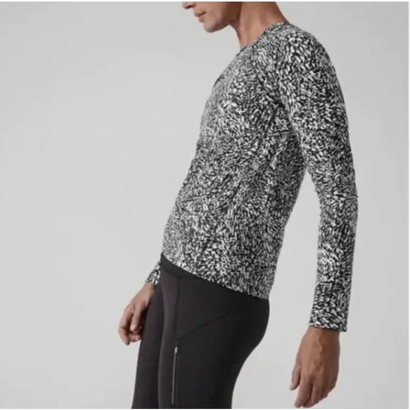 Athleta Ultimate Train‎ Print Long Sleeve Top Black & White Size Medium - Image 4