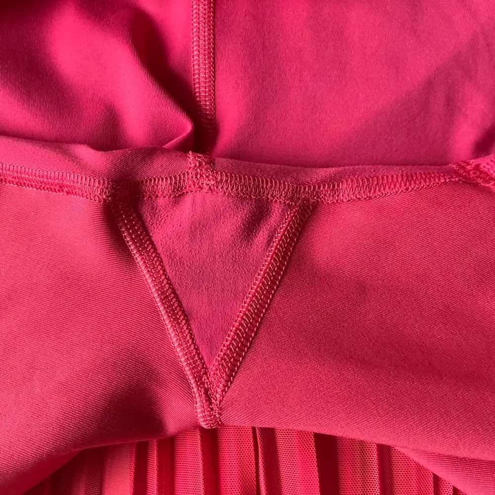 lululemon athletica Mesh Pleats Mid-Rise Tennis Skirt Lipgloss -Size 8 - Image 12