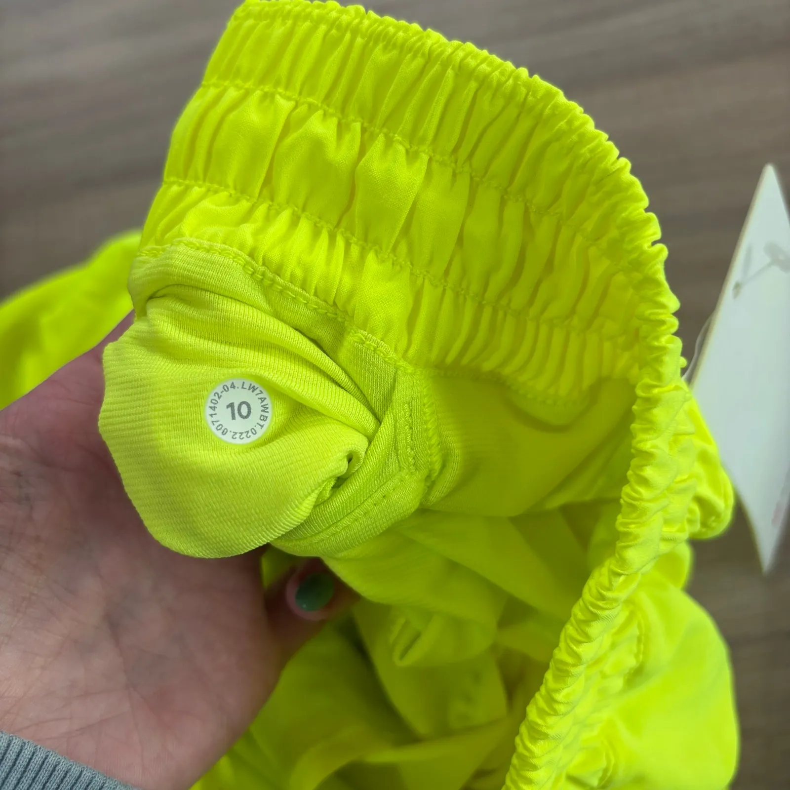 NWT Lululemon Hotty Hot Short II Long 4" Highlight Yellow Women Size 10 - Image 4