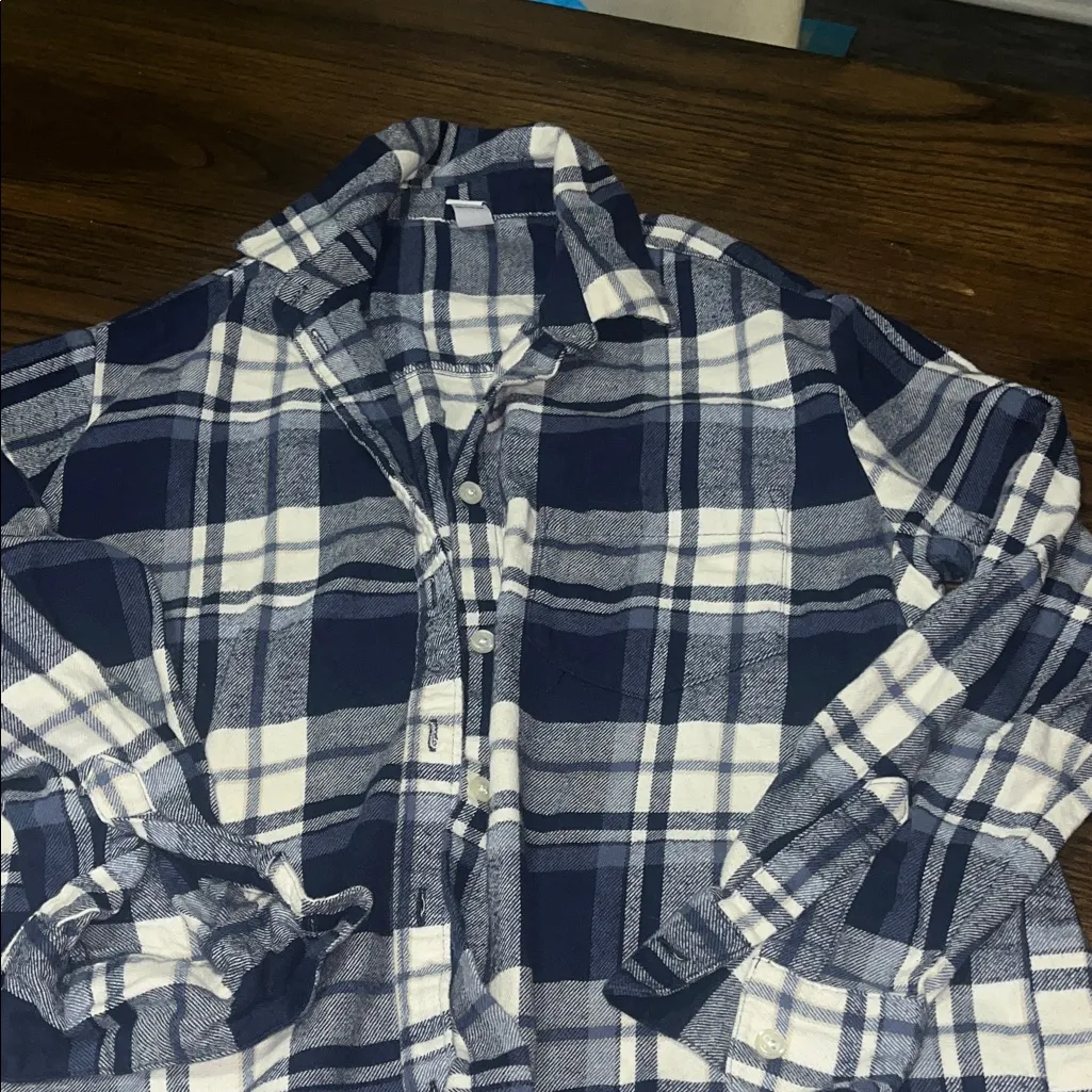 Old Navy Navy and White Checkered Shirt - Image 3