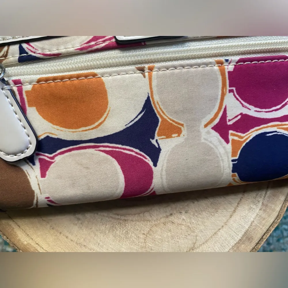 Vintage Y2K  colorful logo ‘C’ pattern tab lock slim wallet - Image 6