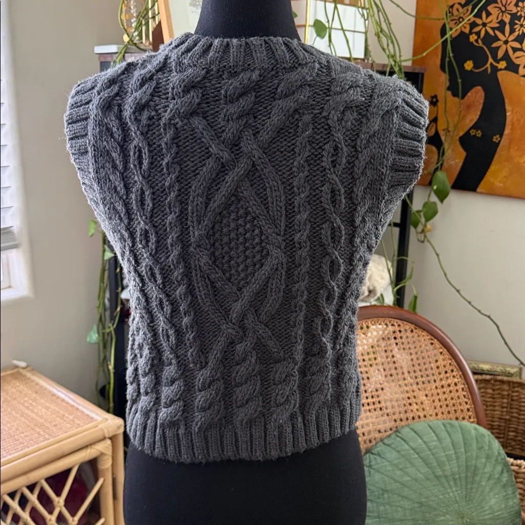 Zara Gray Chunky Cable Knit Sleeveless Sweater Vest - Image 2