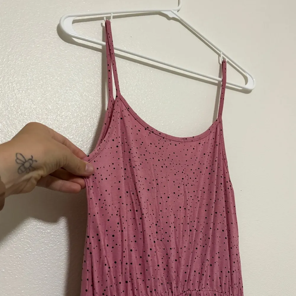 Boohoo Women’s Spaghetti Strap Dress Size Small Pink and Black polka dot accent - Image 8
