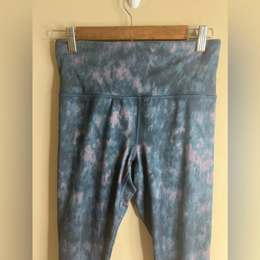 Athleta 7/8 elation leggings size small watercolor print - Image 5