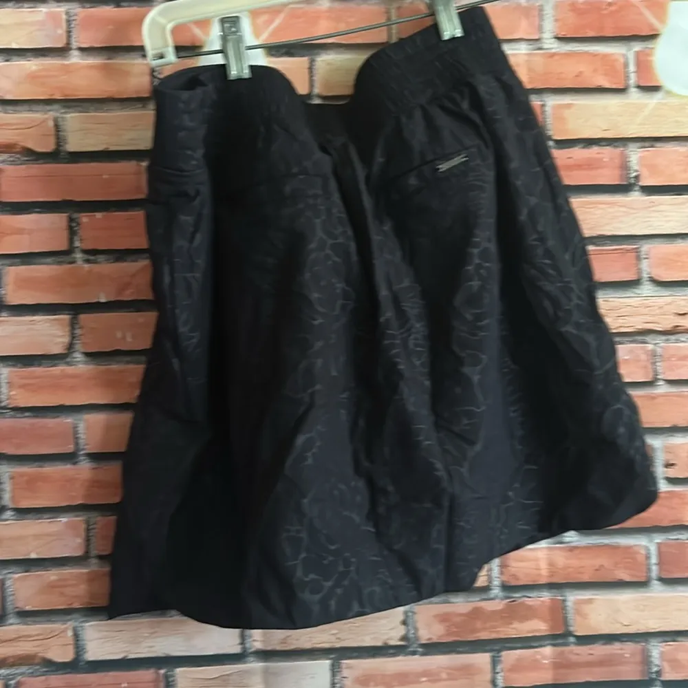 Orvis black athletic skirt with shorts underneath - Image 3