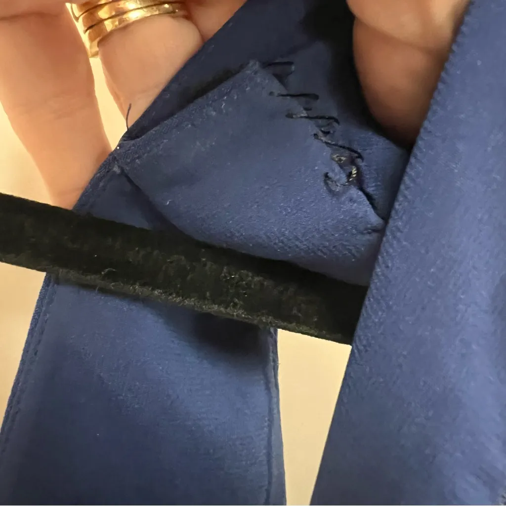 Alice + Olivia Sleeveless Riki Cutout Dress in blue size 6 - Image 8