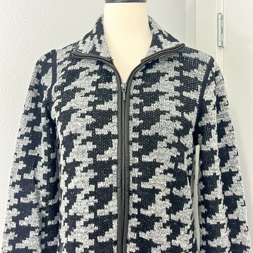 Bellford Medium Black, Gray Houndstooth Full Zip Funnel Neck Sweater w/Pockets - Image 9