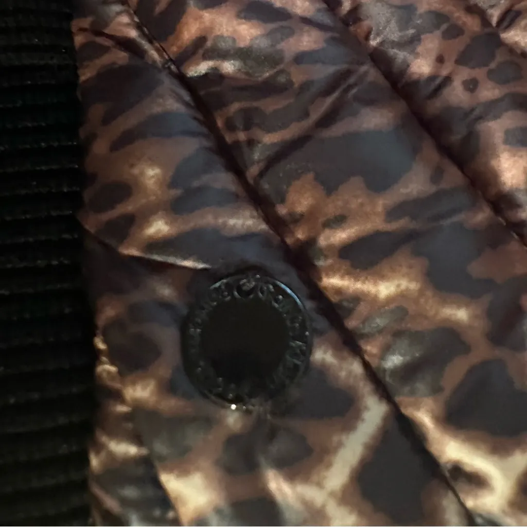 Calvin Klein Performance Cropped‎ Animal Print Vest Women's XL Black Quilted - Image 7