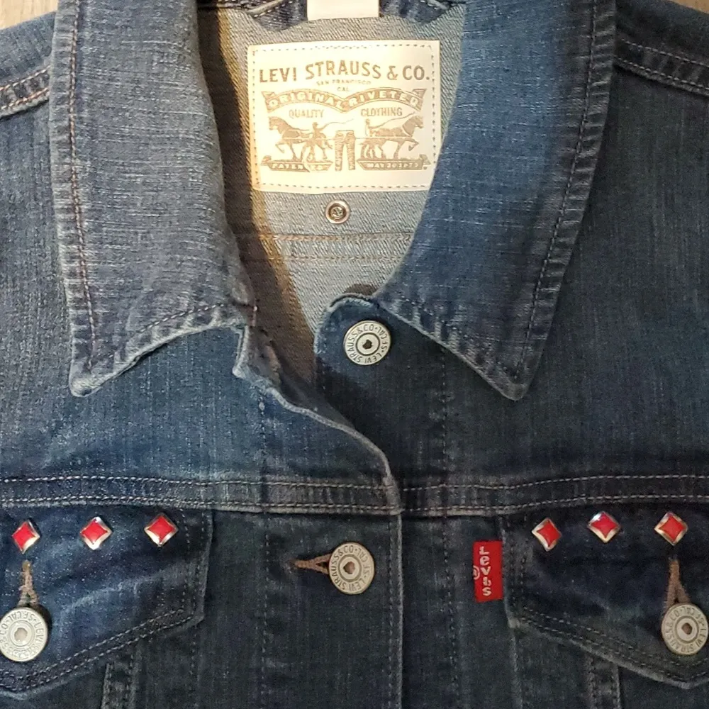 Levi's Embellished Cropped Denim Jacket L - Image 3