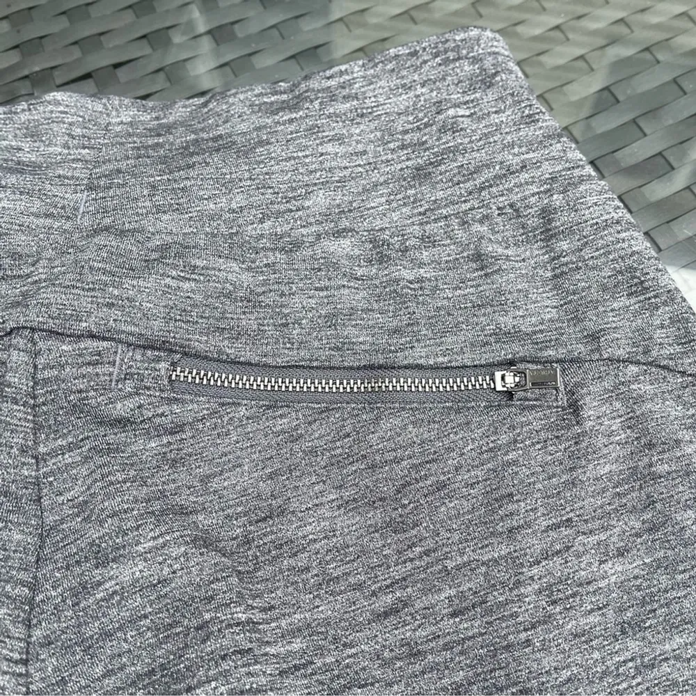 ATHLETA Metro Downtown Women’s Tapered Leg Cropped Sweatpants Grey Sz XS - Image 8