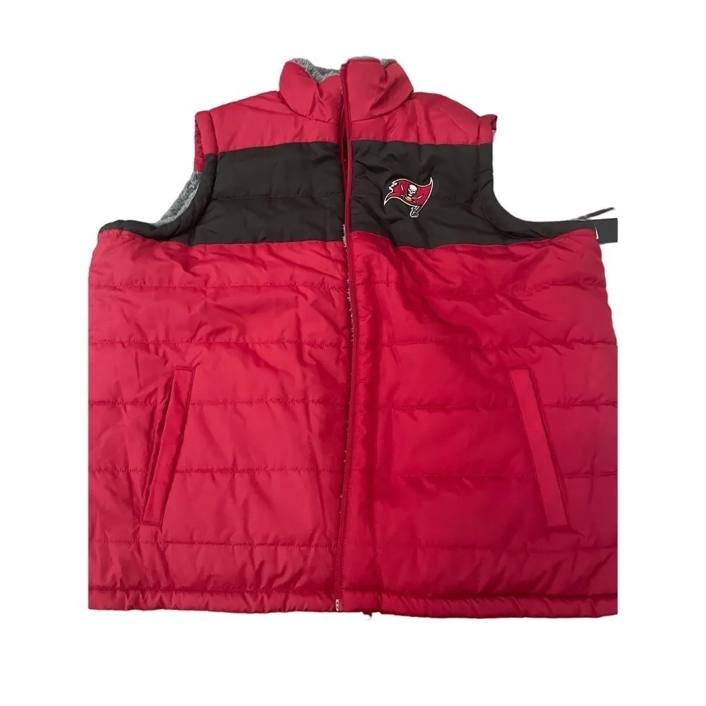 NWT NFL Buccaneers Reversible Puffer Vest 2X Women's Fleece Full Zip Tampa Bay - Image 2