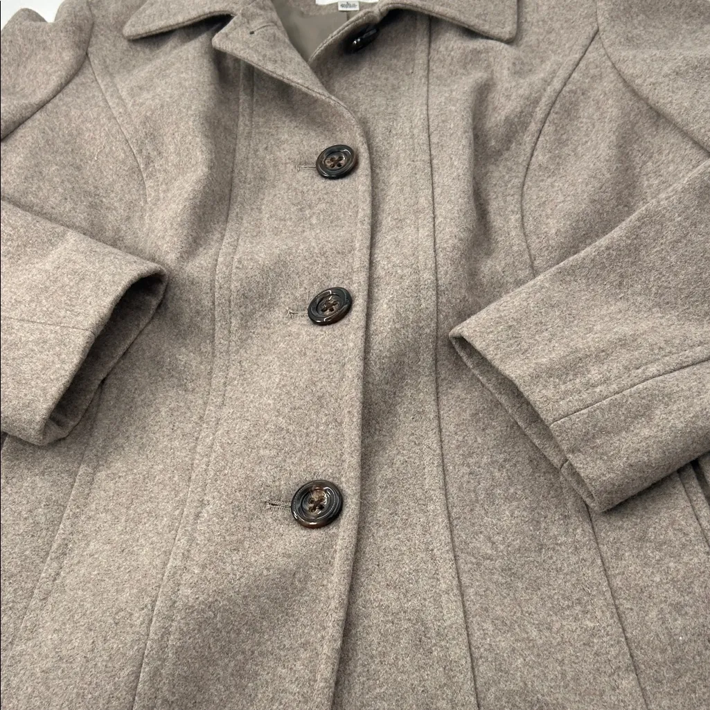 Croft & Barrow Women's Beige Trench Coat - Image 6