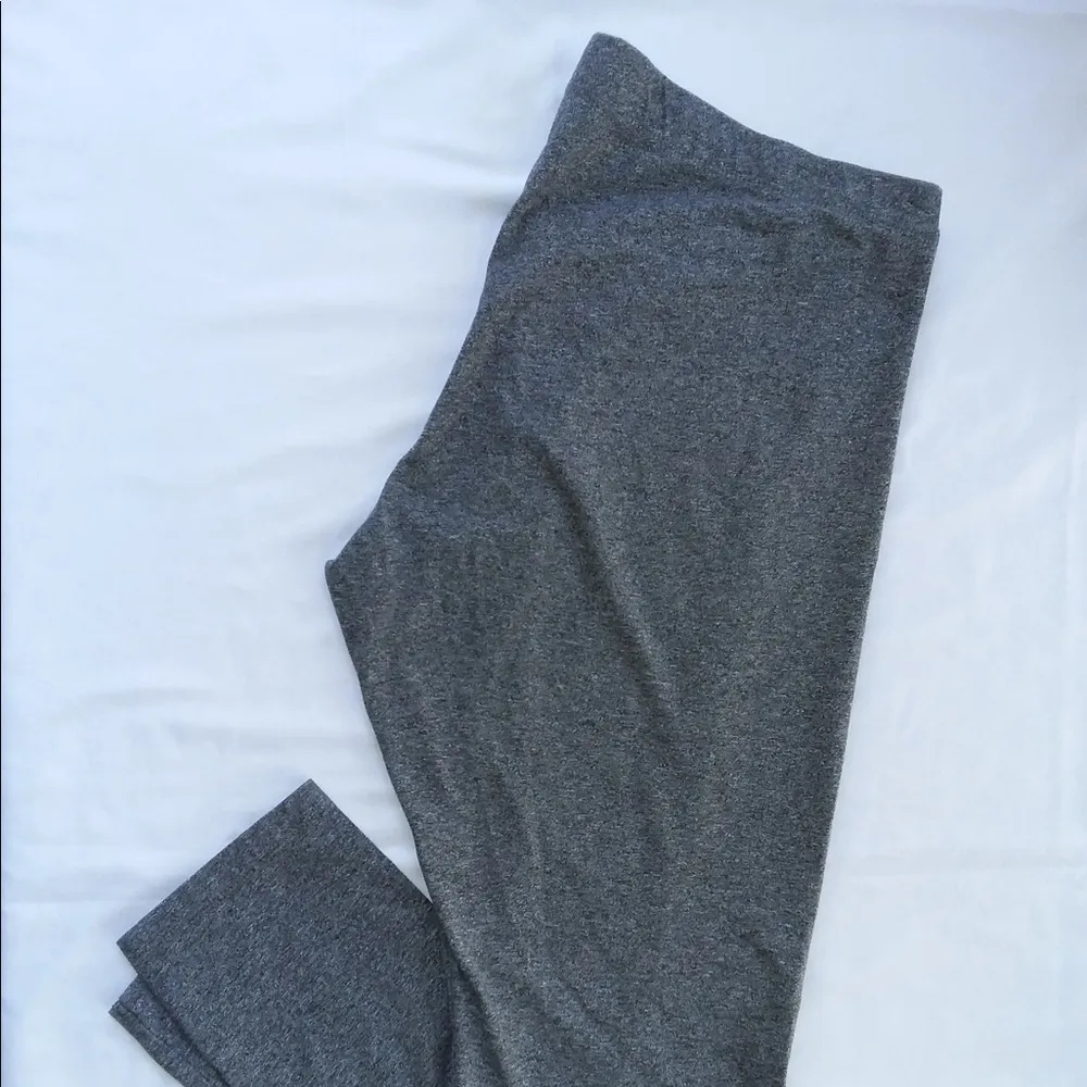Divided by H&M Basic
Leggings
Dark Grey
Size XL - Image 4