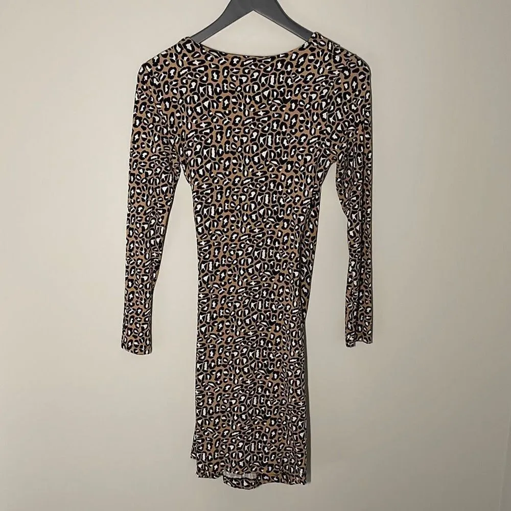 Banana Republic Wrap Dress. Size‎ XS Cheetah Print - Image 6