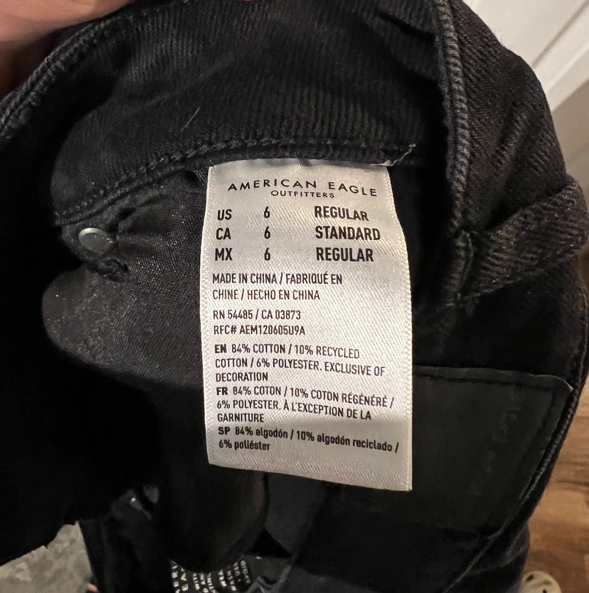 American Eagle Distressed Mom Jeans - Image 3