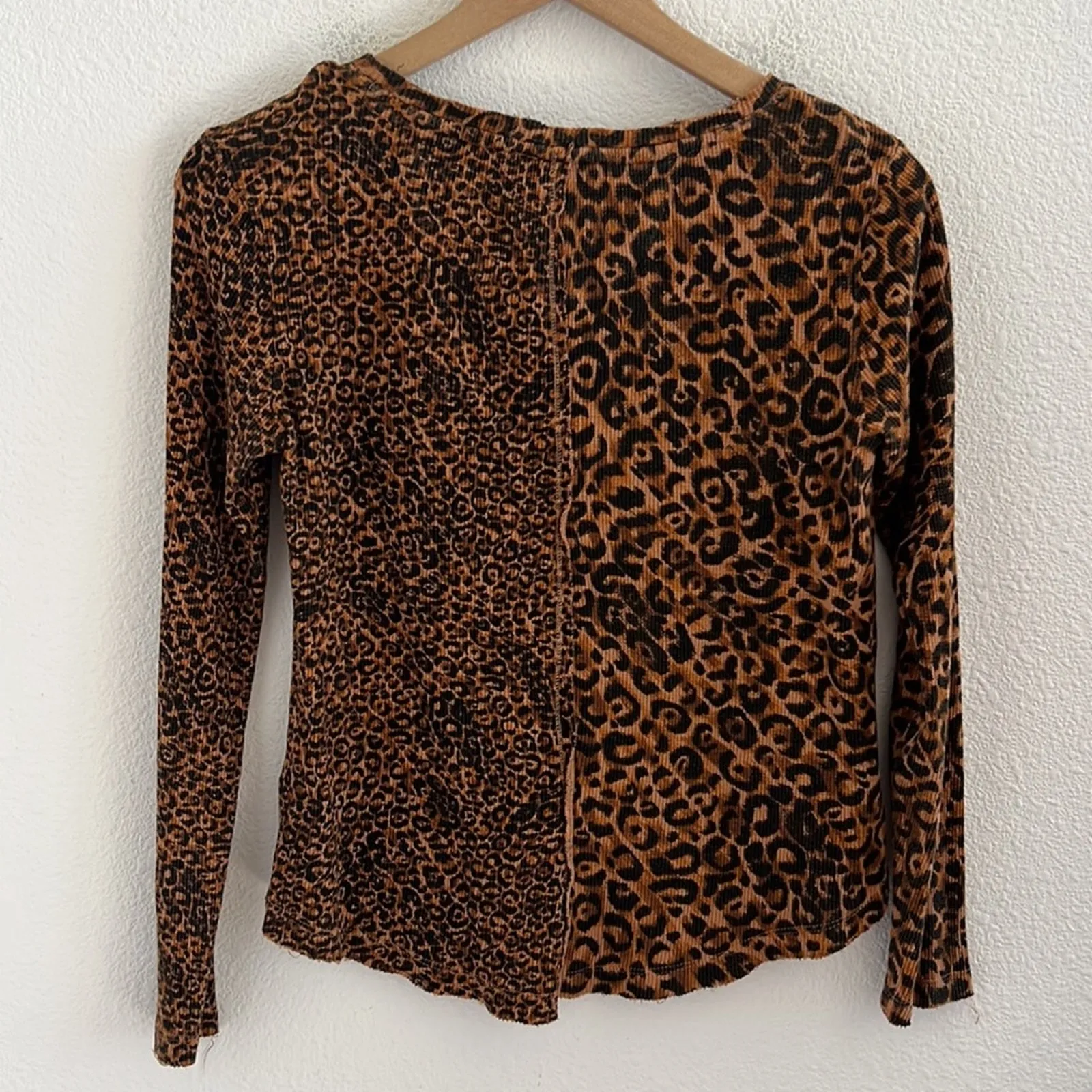 Anthropologie Pilcro Animal Print Thermal Top Boho Contrast Edgy XS - Image 2