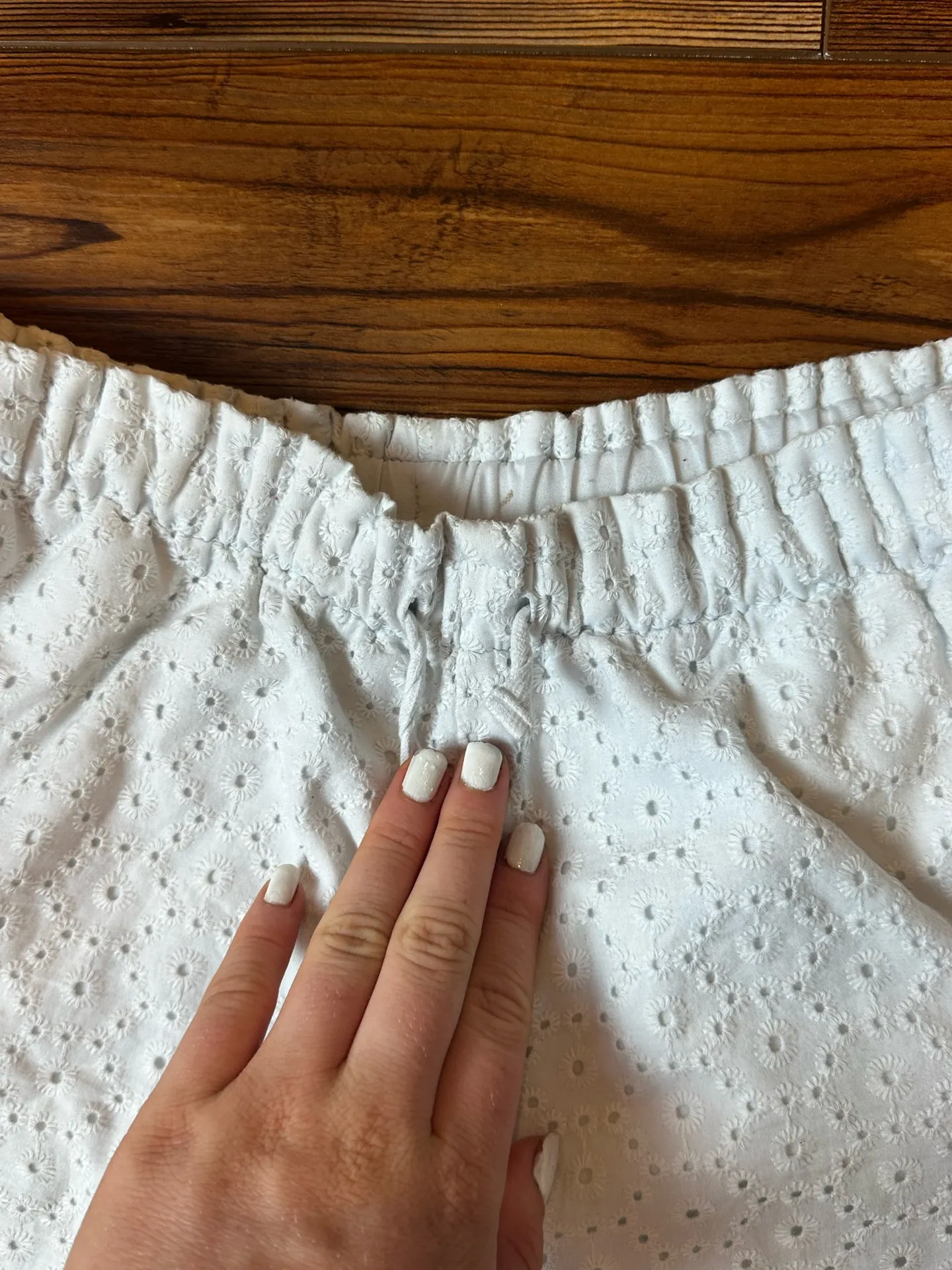 White flower shorts - Image 3