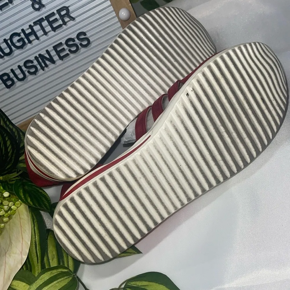 Women's Red Platform Sandals Size 7 - Image 5