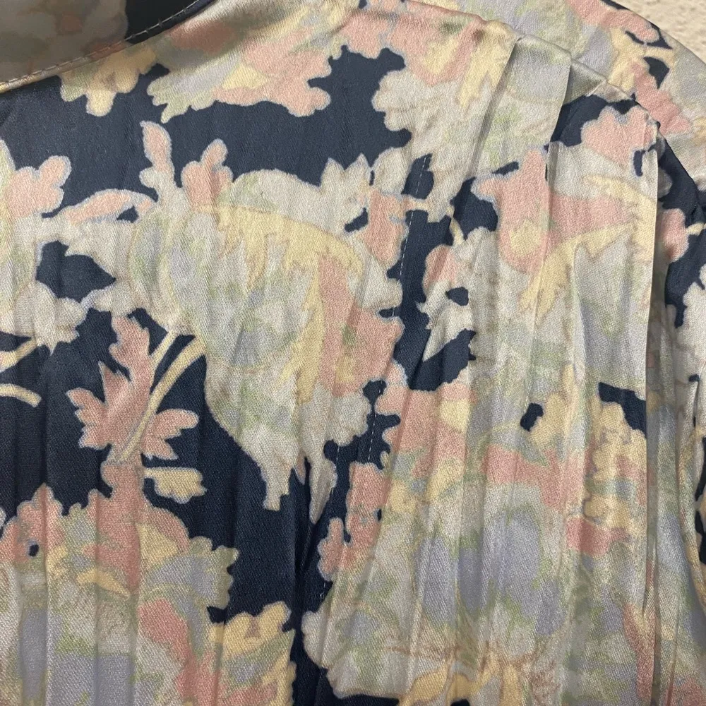 NWT Vince Lotus Print Crinkle Top Size 3X - Image 5