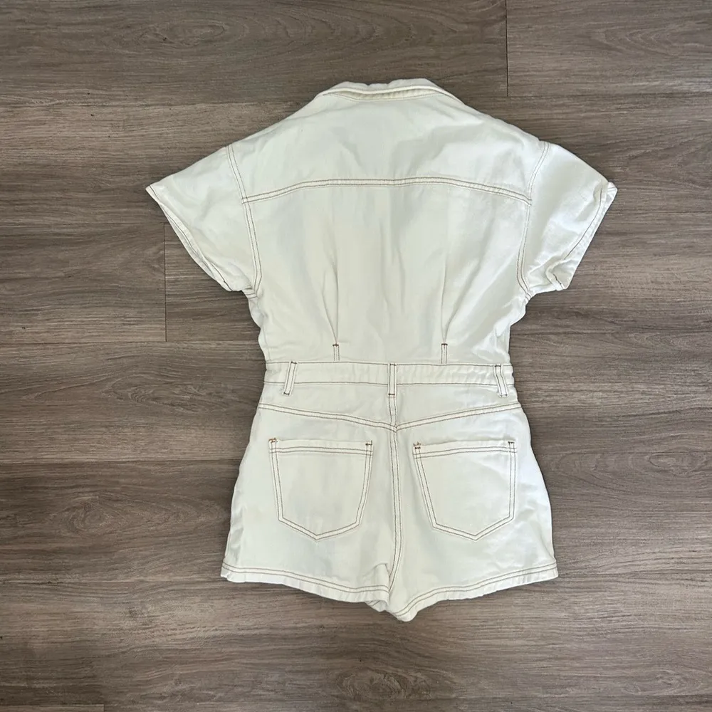 Le lis White Denim Short Sleeve Romper - Image 3