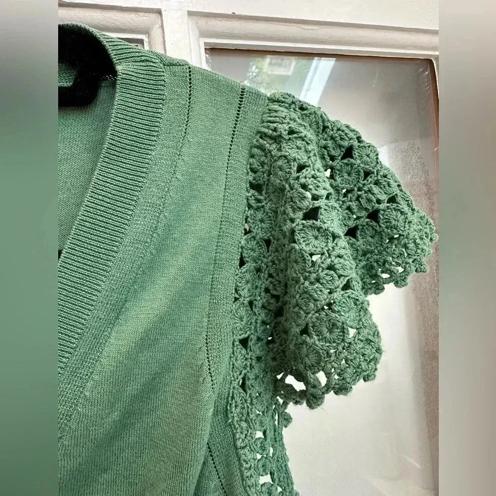 Vintage BcbgMaxAzria Y2K Light Amazon Green Silk Babydoll Knit Blouse Size XS - Image 4