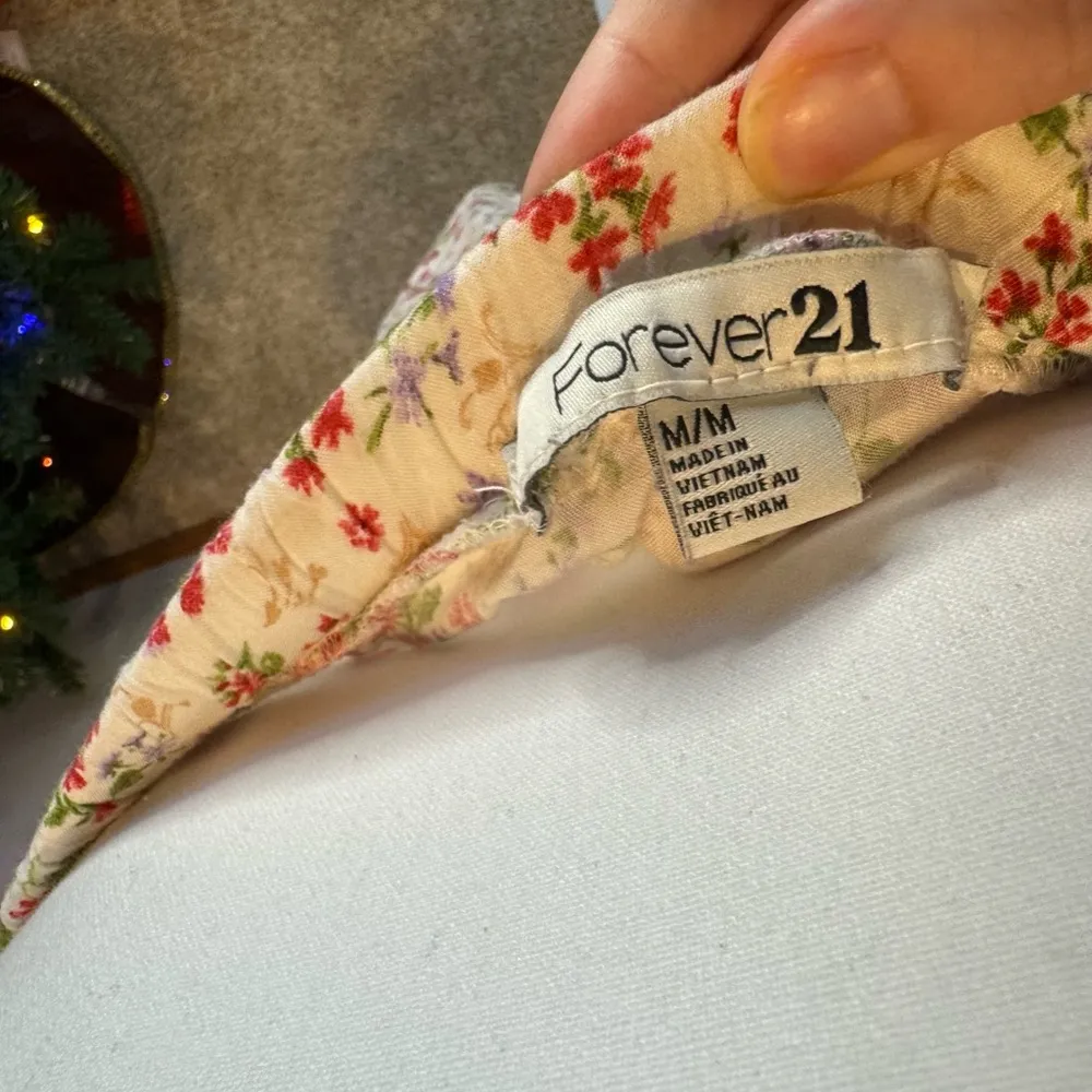 Ditzy Floral Romper | Medium | VGUC | Pockets | Beach Cover | Lightweight - Image 8