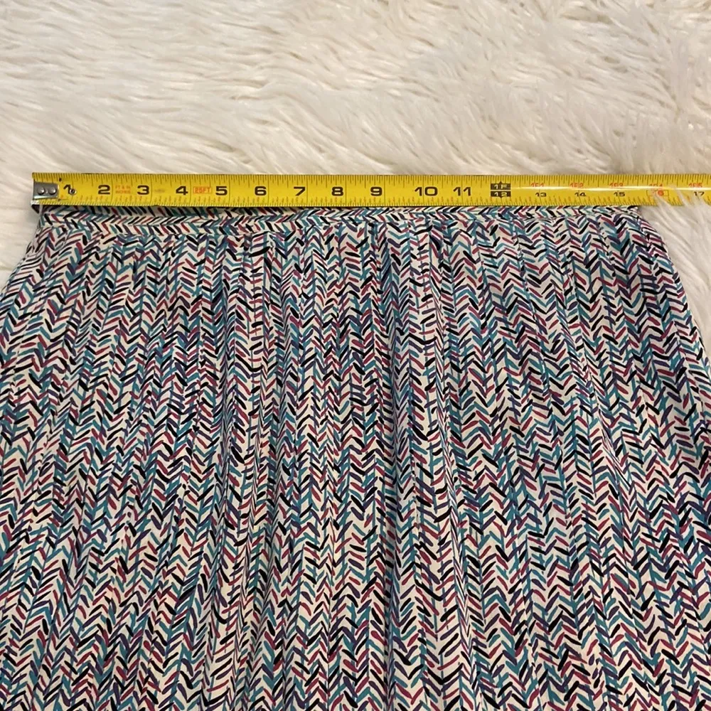 August Silk Skirt 100% silk size 14/44 waist 30” so beautiful length 22” - Image 12